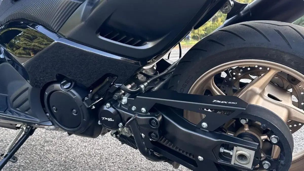 Yamaha T-Max 530 Iron Max ABS (2014 - 17)  (9)