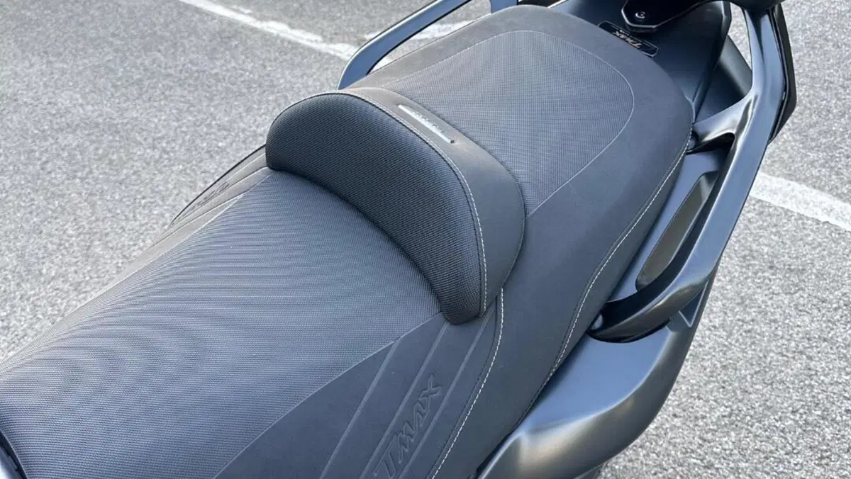 Yamaha T-Max 530 Iron Max ABS (2014 - 17)  (10)