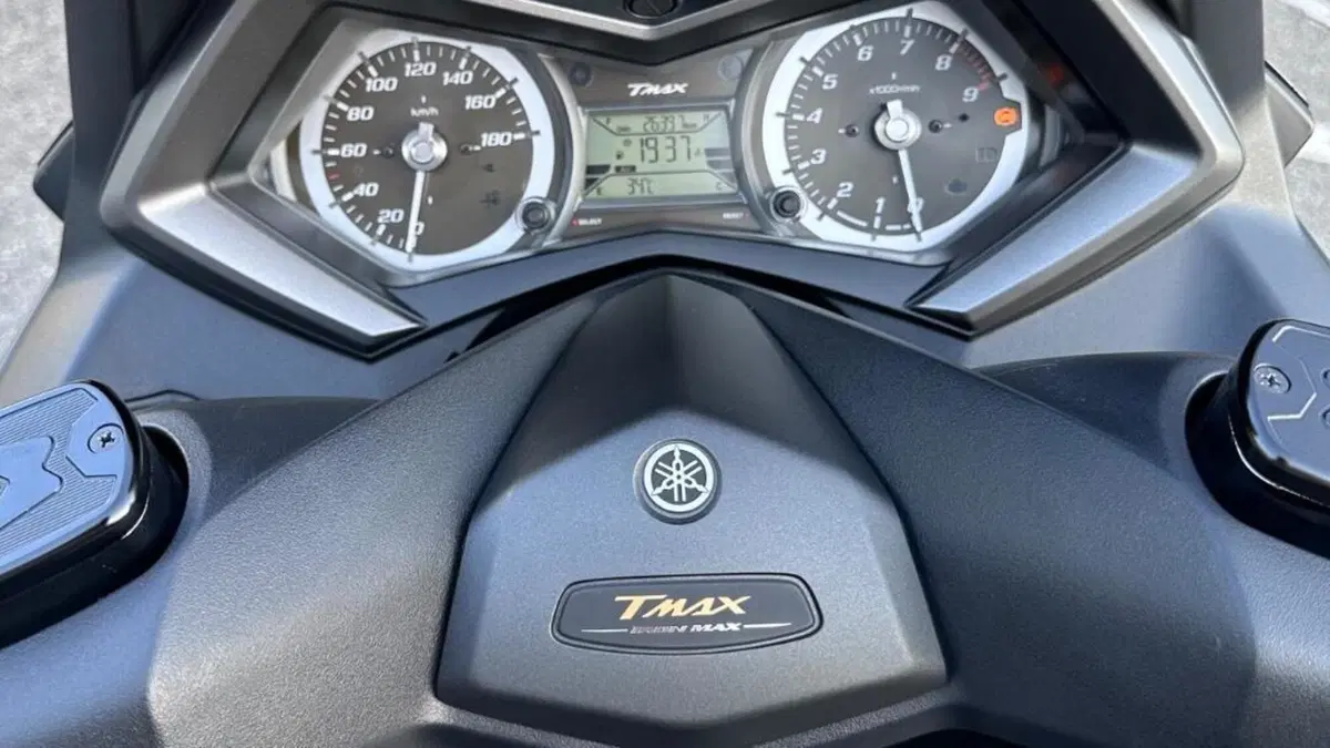 Yamaha T-Max 530 Iron Max ABS (2014 - 17)  (12)