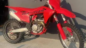 GASGAS MC 250 F (2025)  (2)