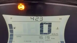 Yamaha N-Max 155 (2022 - 25)  (7)
