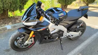 Aprilia Tuono V4 Factory (2021 - 24) usata