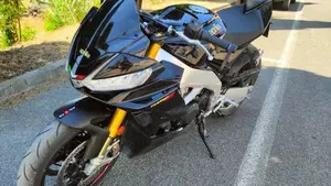 Aprilia Tuono V4 Factory (2021 - 24)  (2)