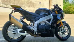 Aprilia Tuono V4 Factory (2021 - 24)  (4)