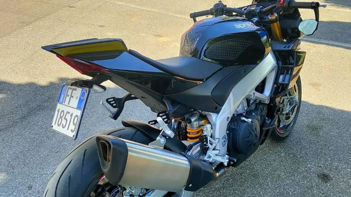 Aprilia Tuono V4 Factory (2021 - 24)  (5)