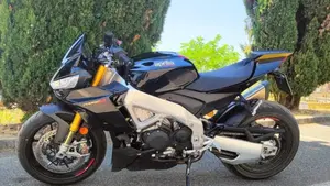 Aprilia Tuono V4 Factory (2021 - 24)  (10)