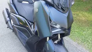 Yamaha X-Max 300 Tech Max (2021 - 24)  (2)