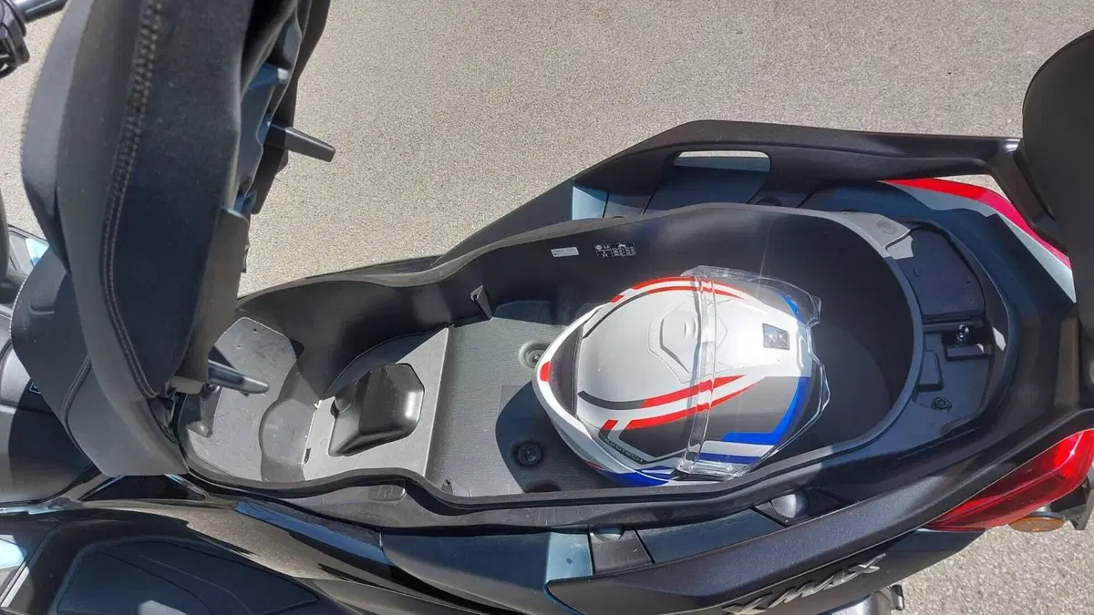 Yamaha X-Max 300 Tech Max (2021 - 24)  (5)