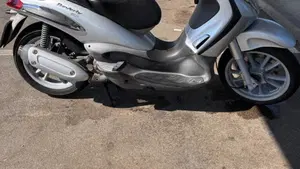 Piaggio Beverly 250 (2004 - 05)  (3)
