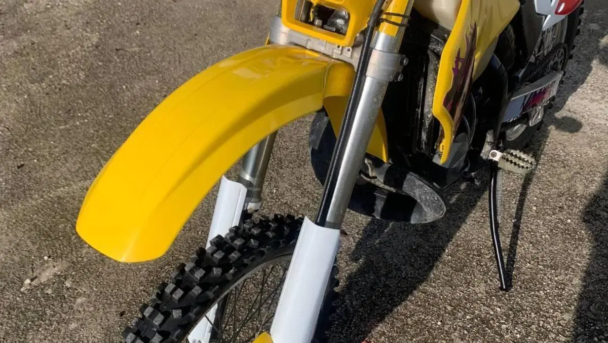 Suzuki   (8)