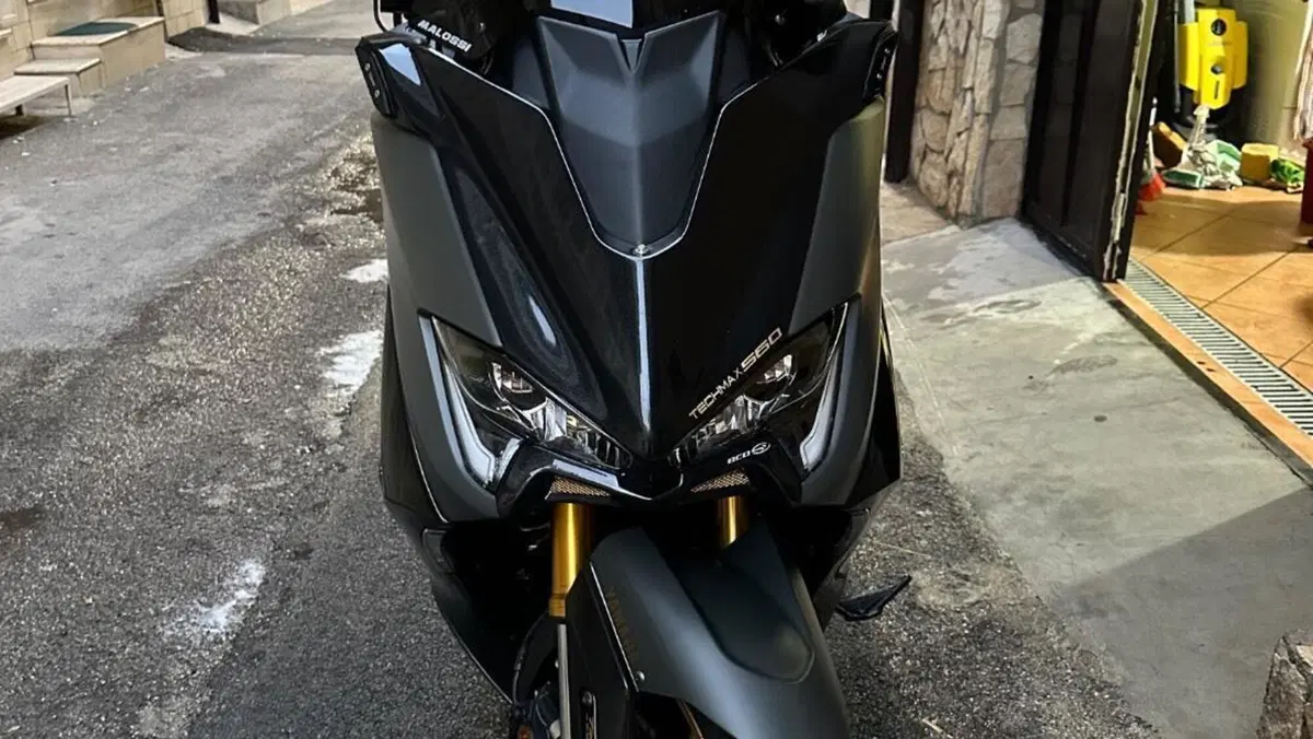 Yamaha T-Max 560 Tech Max (2020)  (2)