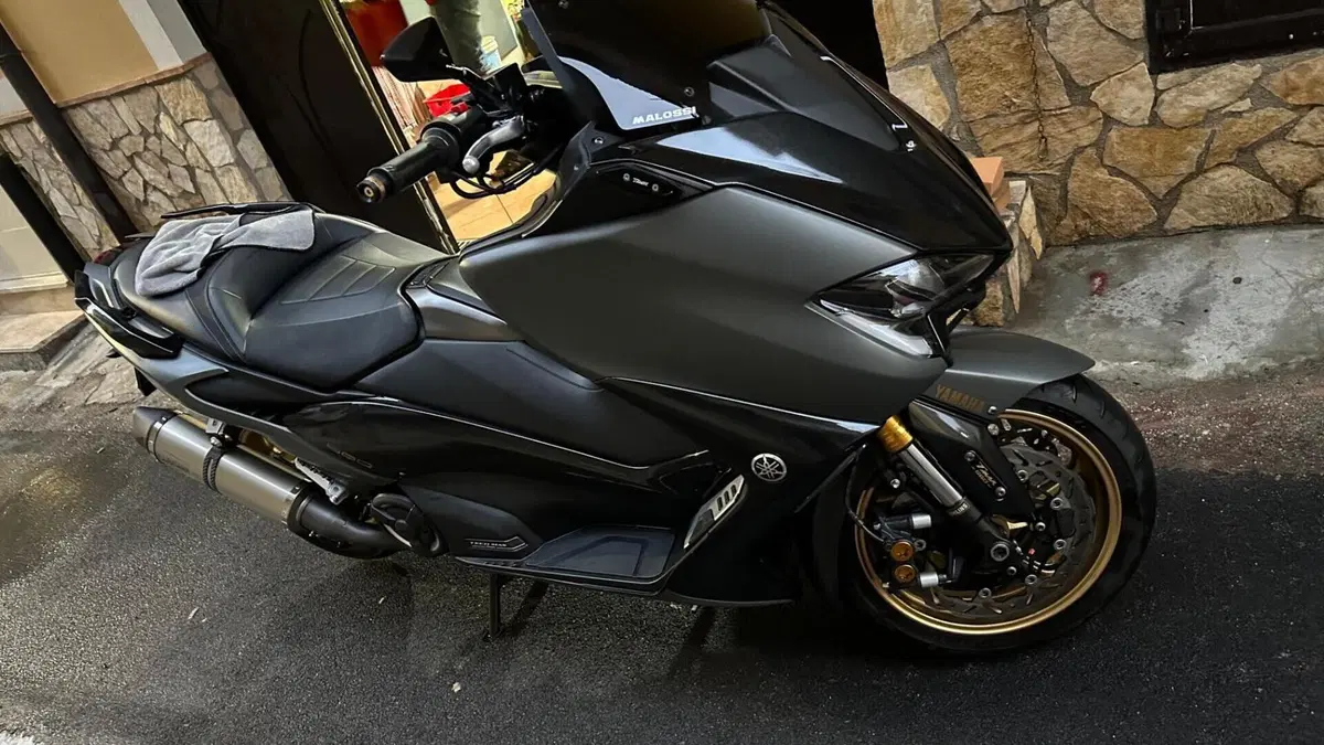 Yamaha T-Max 560 Tech Max (2020)  (3)
