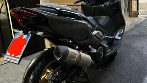 Yamaha T-Max 560 Tech Max (2020)  (5)