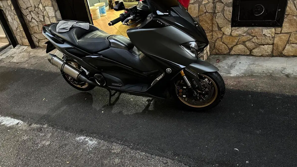 Yamaha T-Max 560 Tech Max (2020)  (7)