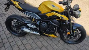 Triumph Street Triple 765 RS (2023 - 26) 