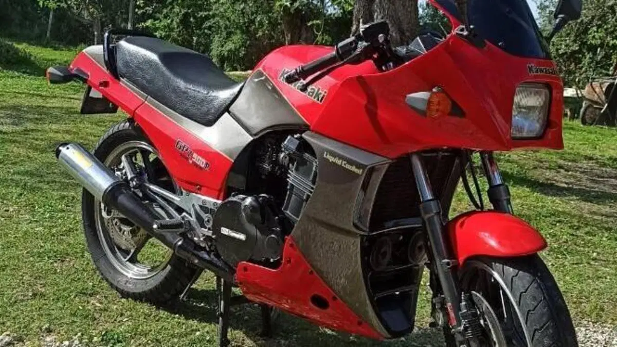 Kawasaki   (6)