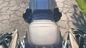 Moto Guzzi V7 Special (2021 - 24)  (4)