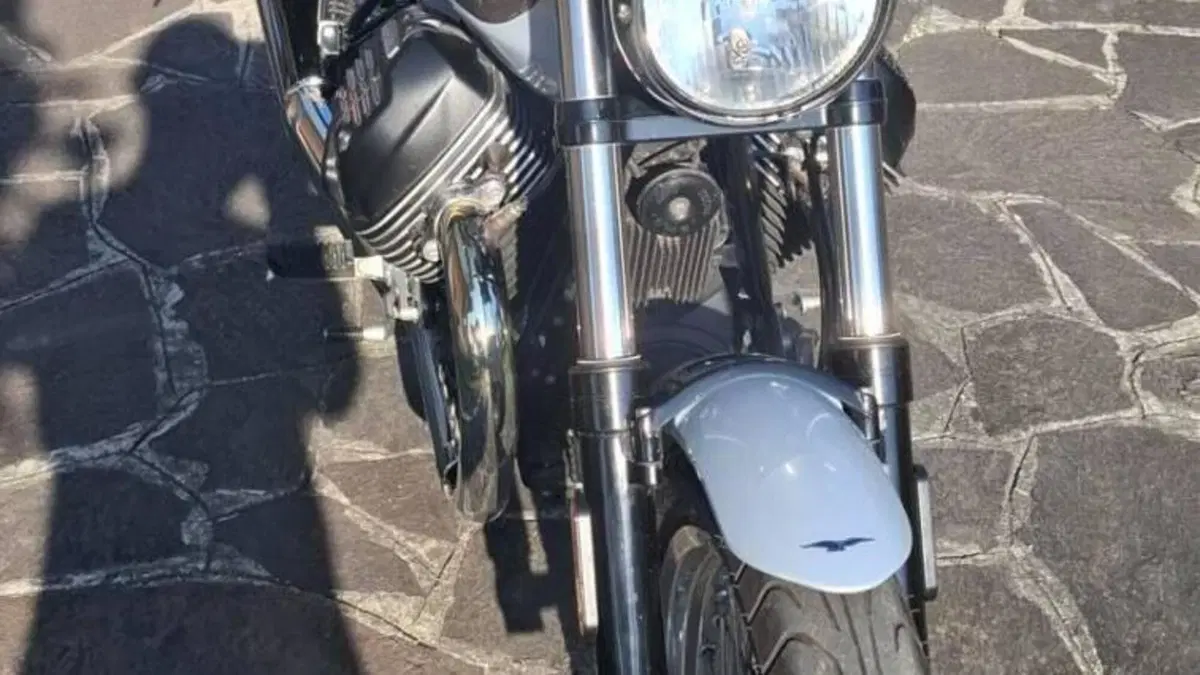 Moto Guzzi V7 Special (2021 - 24)  (5)