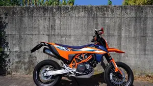 KTM 690 SMC R (2023 - 25)  (4)