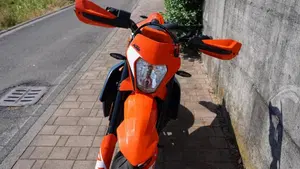 KTM 690 SMC R (2023 - 25)  (5)