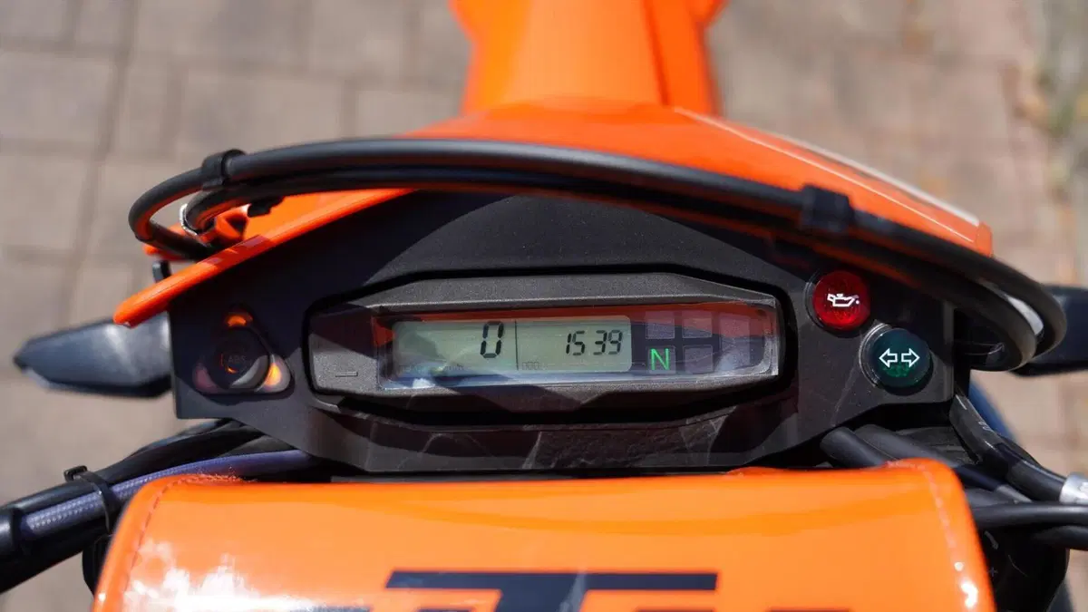KTM 690 SMC R (2023 - 25)  (10)