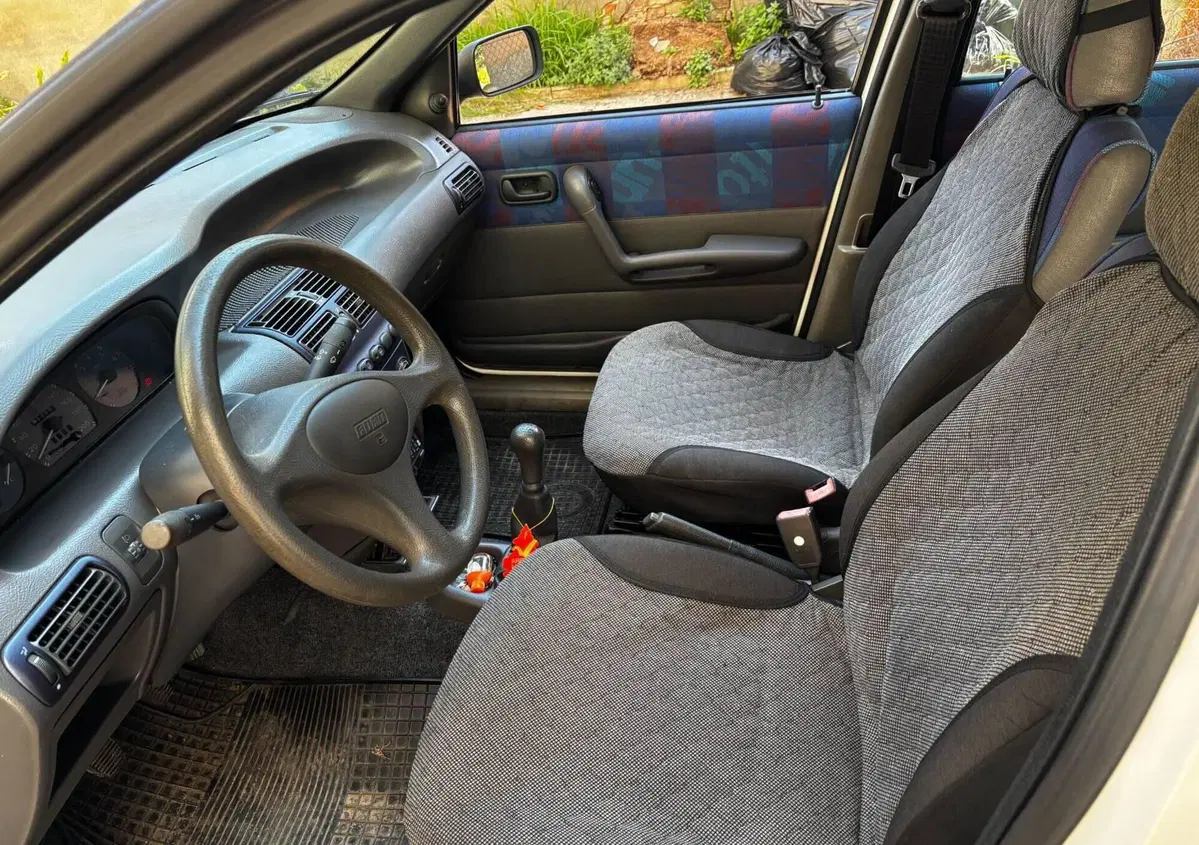 Fiat Punto 1.2i cat 5 porte ELX (5)