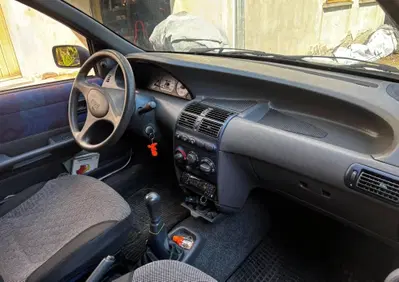 Fiat Punto 1.2i cat 5 porte ELX (7)