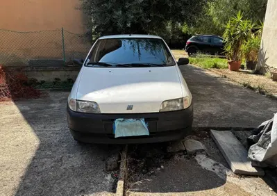 Fiat Punto 1.2i cat 5 porte ELX (3)
