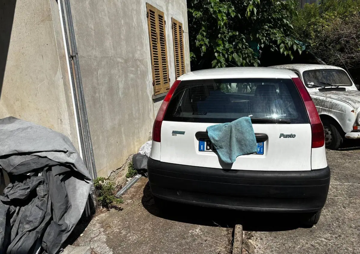Fiat Punto 1.2i cat 5 porte ELX (4)