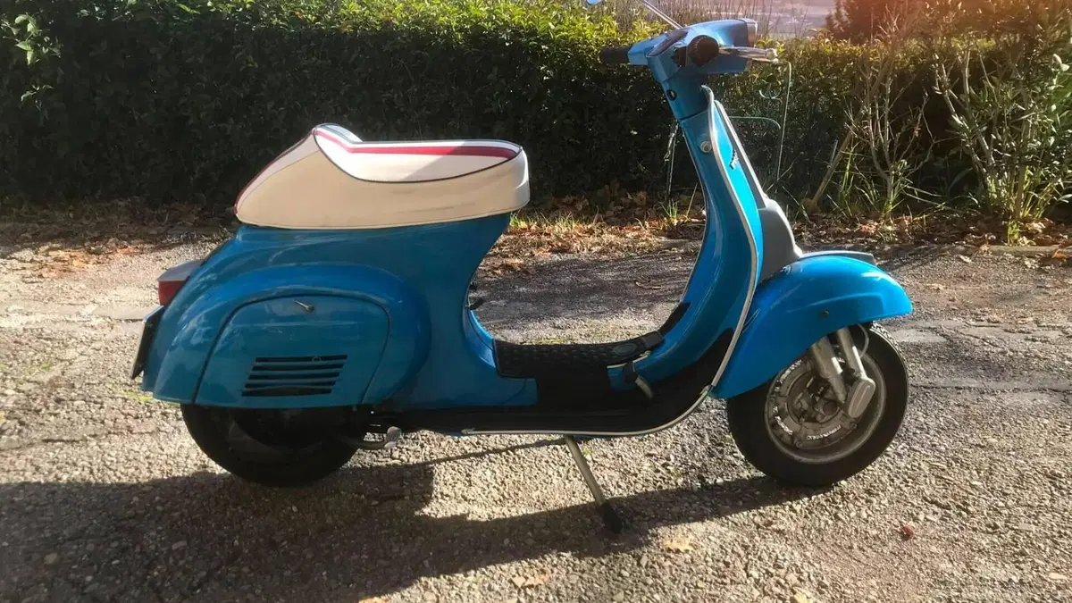 Piaggio Vespa 50 Special  (2)