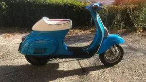 Piaggio Vespa 50 Special  (2)