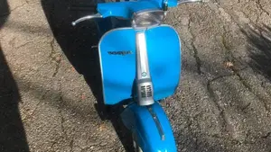Piaggio Vespa 50 Special  (3)