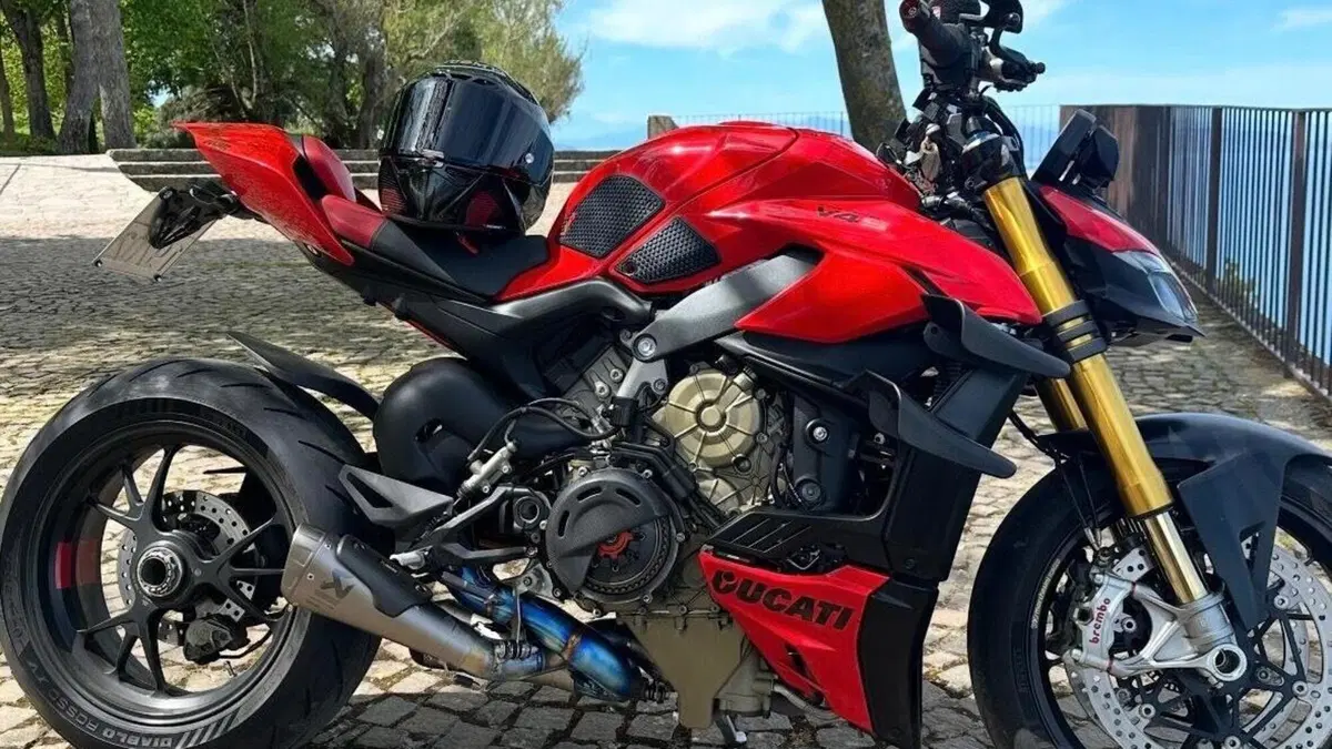Ducati Streetfighter V4 S (2023 - 24)  (2)