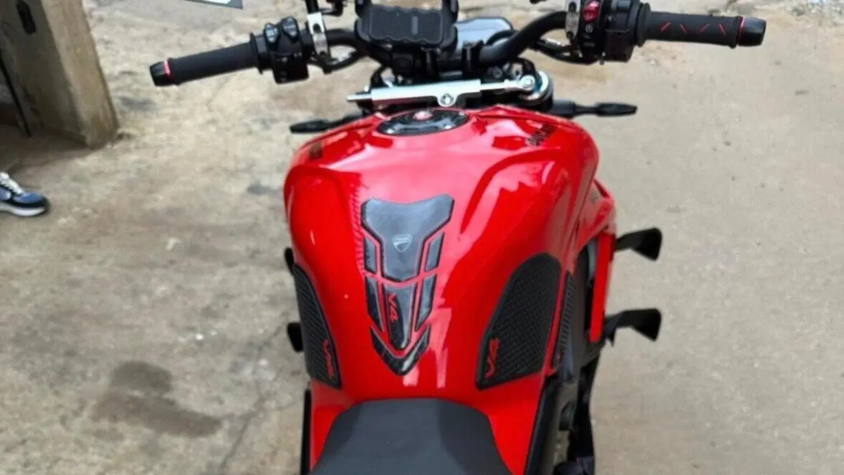 Ducati Streetfighter V4 S (2023 - 24)  (5)