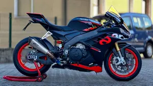 Aprilia RSV4 1100 (2021 - 24)  (3)