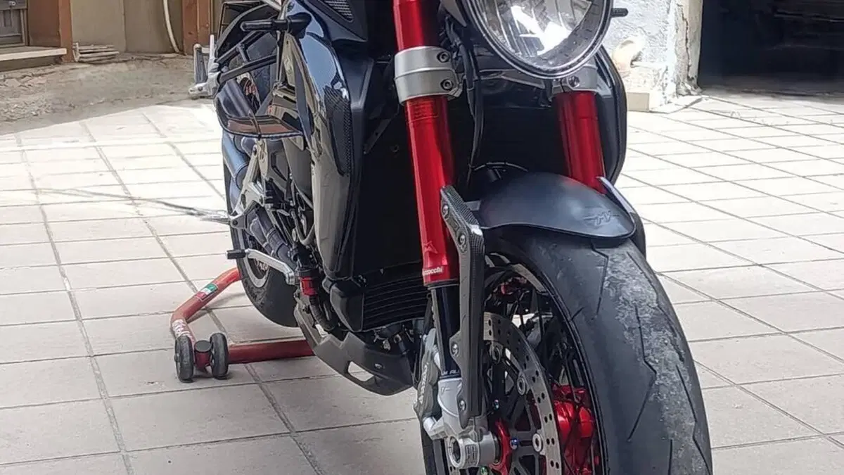 MV Agusta Dragster 800 RR (2015 - 17)  (2)