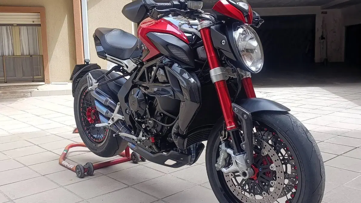 MV Agusta Dragster 800 RR (2015 - 17)  (3)
