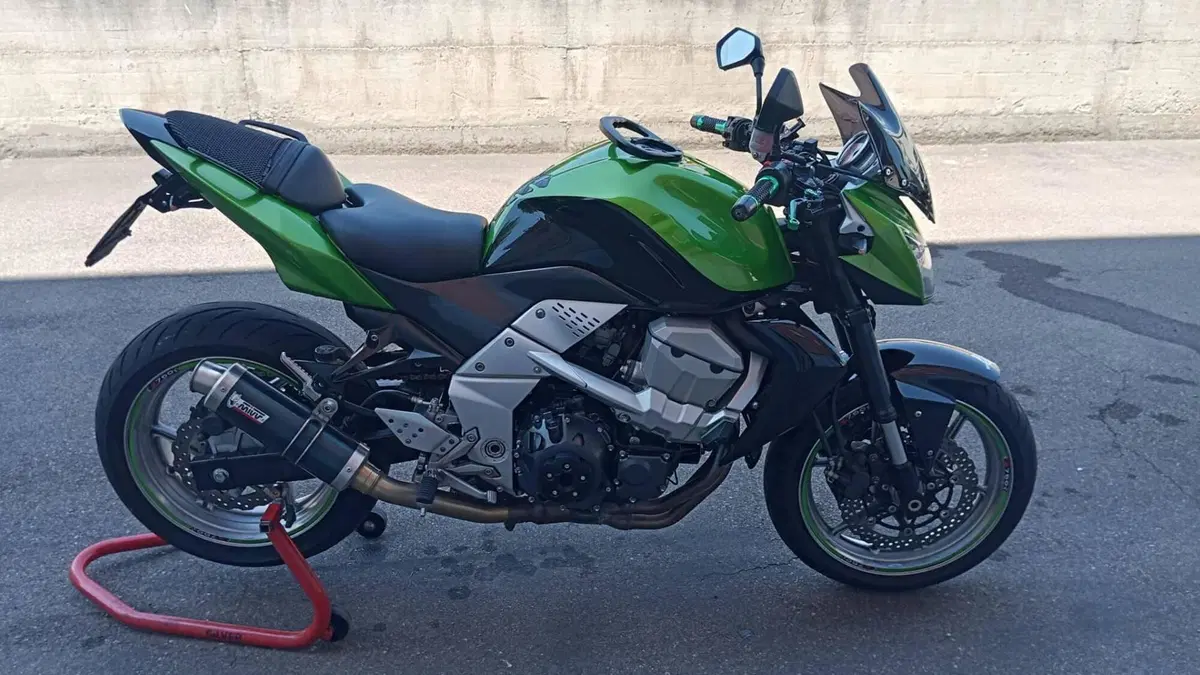Kawasaki Z 750 (2007 - 14)  (2)