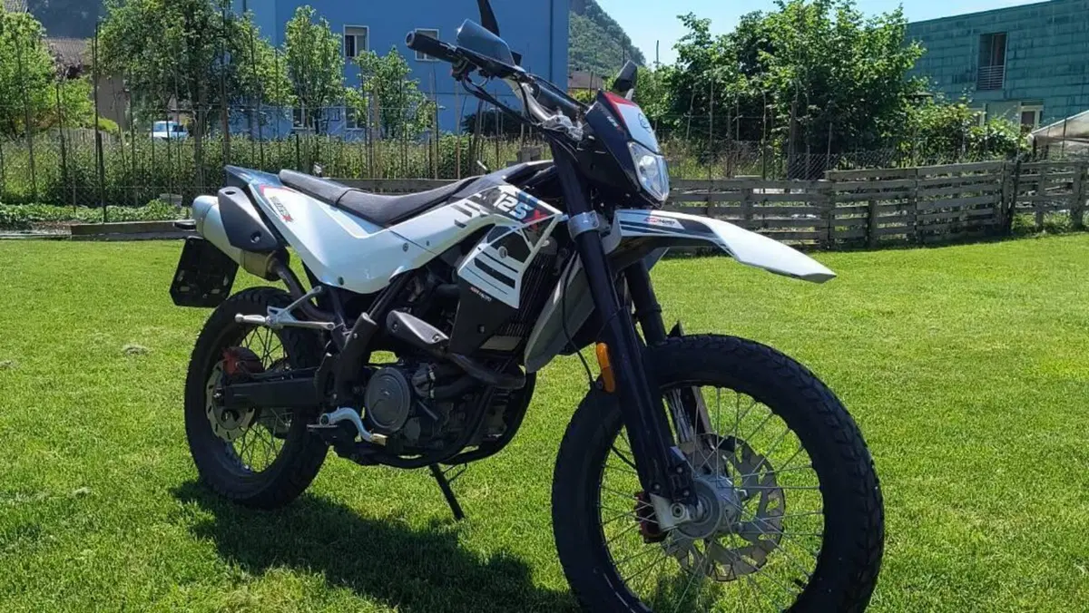 KSR Moto TR 125 X EFI (2017 - 18)  (2)