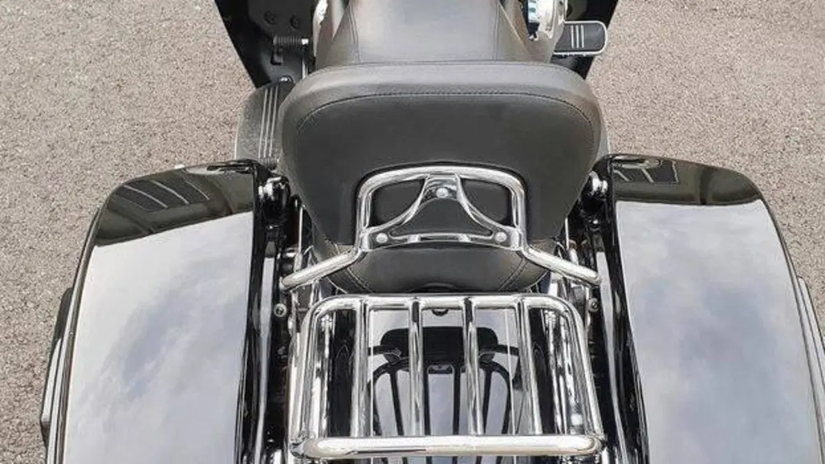 Harley-Davidson 107 Street Glide Special (2017 - 19) - FLHXS  (3)