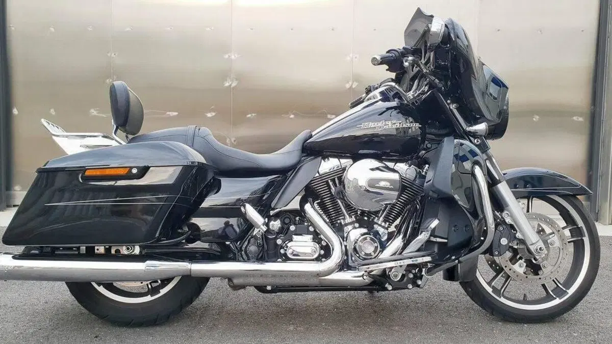 Harley-Davidson 107 Street Glide Special (2017 - 19) - FLHXS  (6)