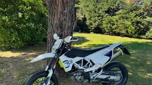 Husqvarna 701 Supermoto (2017 - 19) 