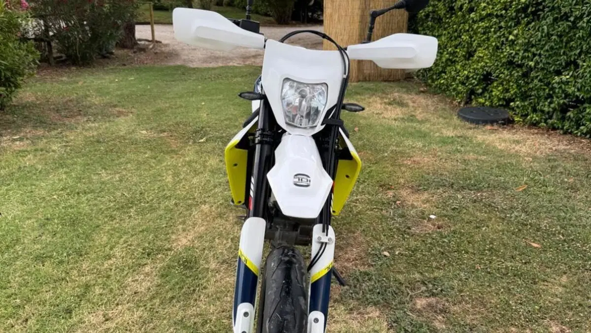 Husqvarna 701 Supermoto (2017 - 19)  (5)