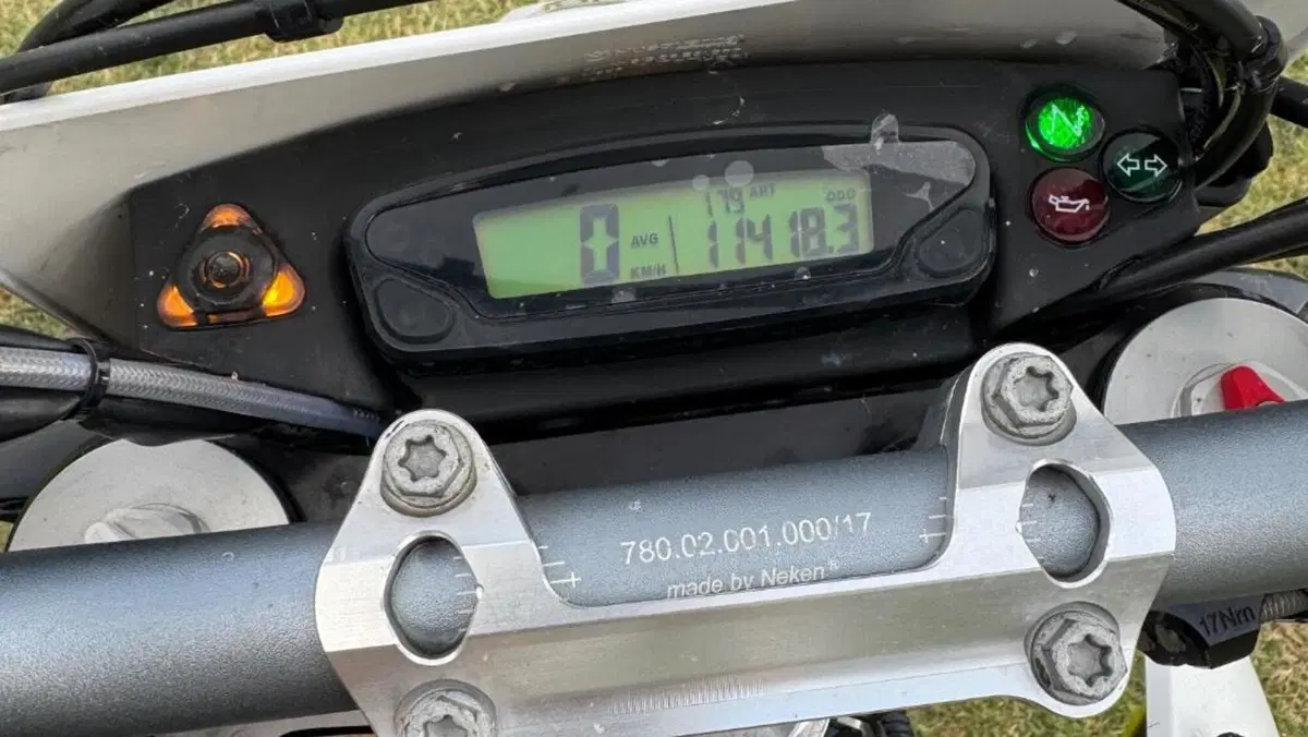 Husqvarna 701 Supermoto (2017 - 19)  (11)