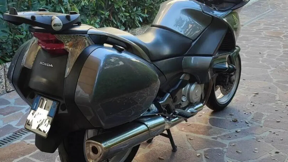 Honda Deauville 700 ABS  (3)