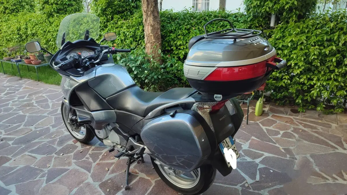 Honda Deauville 700 ABS  (4)