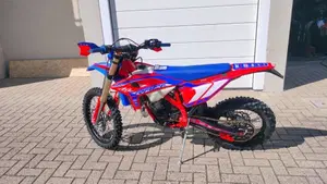 Betamotor RR 125 2T Enduro Race (2025)  (2)