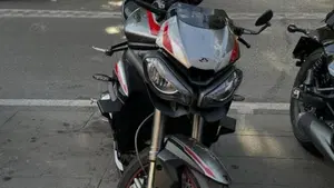 Triumph Street Triple RS (2020 - 22)  (2)