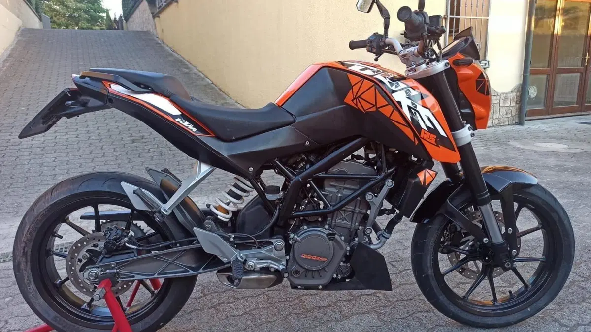 KTM 125 Duke  (3)