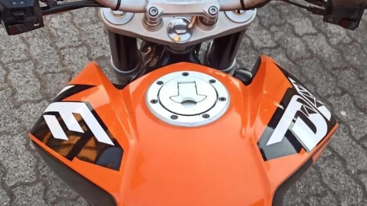 KTM 125 Duke  (6)